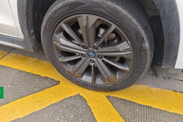 Used BYD Song New Energy 2019 Song DM 1.5TID Smart Connect Sharp Edition Right Front Wheel Hub