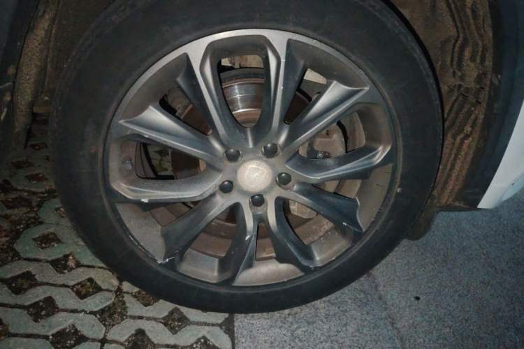 Used BYD Song New Energy 2019 Song EV500 Smart Connect Elite Model Right Front Wheel Hub