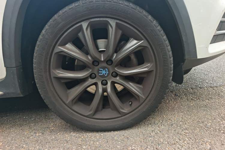 Used BYD Song New Energy 2019 Song EV500 Smart Connect Elite Model Right Front Wheel Hub
