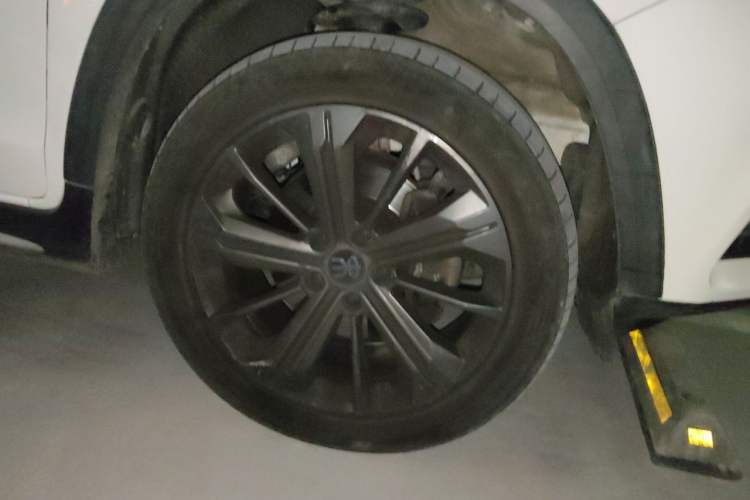 Used BYD Song New Energy 2019 Song EV500 Smart Connect Luxe Model Right Front Wheel Hub