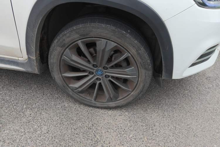 Used BYD Song New Energy 2019 Song EV500 Smart Connect Elite Model Right Front Wheel Hub
