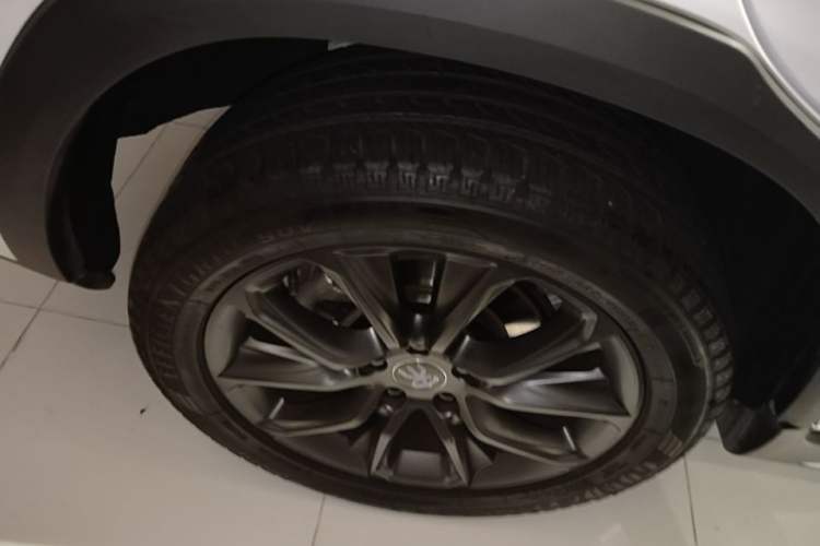 Used BYD Song New Energy 2019 Song DM 1.5TID Smart Connect Premium Model Right Rear Wheel Hub
