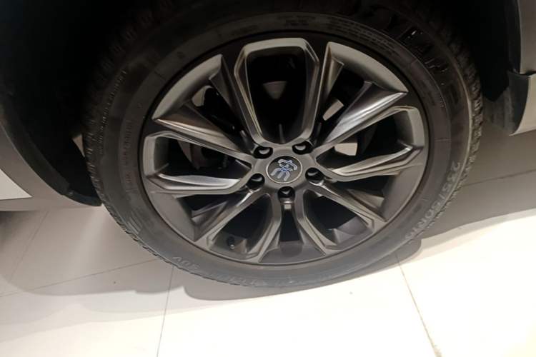 Used BYD Song New Energy 2019 Song DM 1.5TID Smart Connect Premium Model Right Rear Wheel Hub