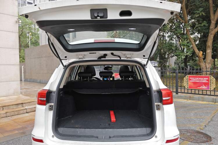 Used BYD Song New Energy 2019 Song DM 1.5TID Smart Connect Dynamic Model Trunk