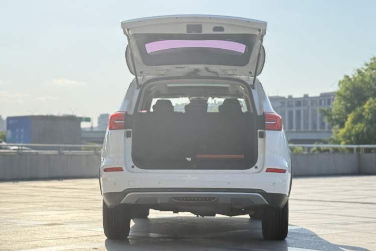 Used BYD Song New Energy 2019 Song DM 1.5TID Smart Connect Dynamic Model Trunk