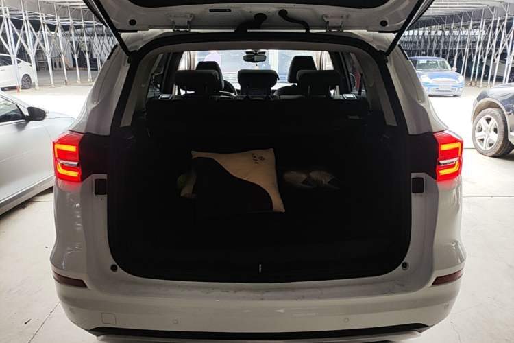 Used BYD Song New Energy 2019 Song DM 1.5TID Smart Connect Dynamic Model Trunk