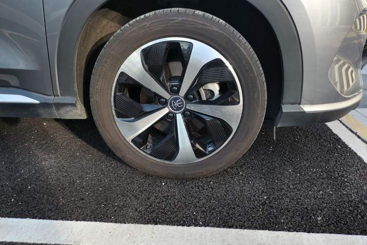 Used BYD Song New Energy  Right Front Wheel Hub
