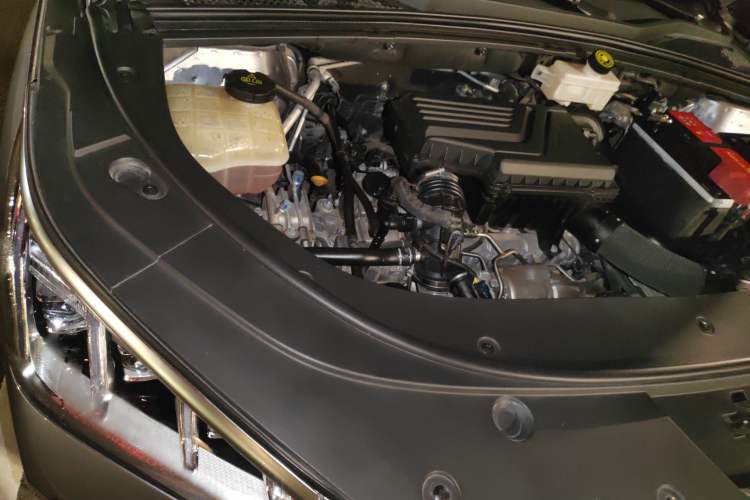 Used BYD Song PLUS 2020 1.5T Automatic Flagship PLUS Engine Bay Right