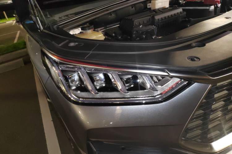 Used BYD Song PLUS 2020 1.5T Automatic Flagship PLUS Right Front Headlight