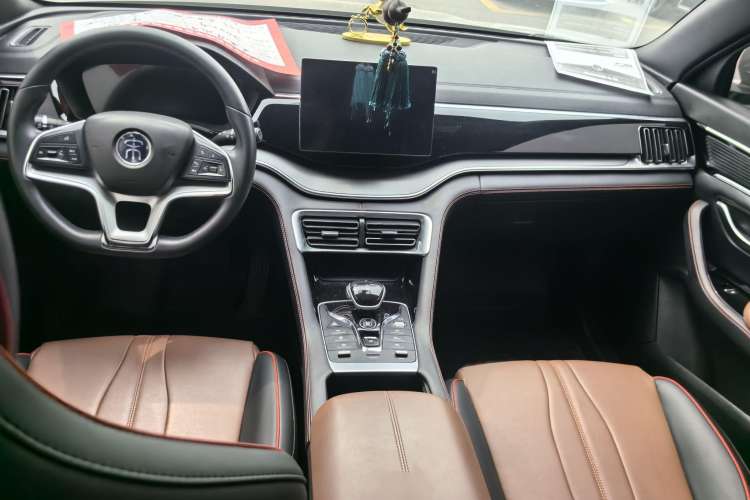 Used BYD Song PLUS 2020 1.5T Automatic Luxury Version Interior 1