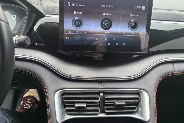 Used BYD Song PLUS 2020 1.5T Automatic Luxury Version Interior 3