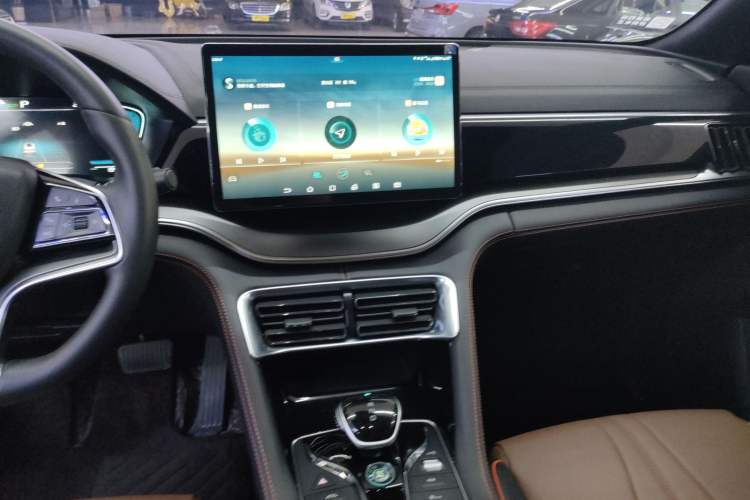 Used BYD Song PLUS 2020 1.5T Automatic Prestige Version Audio And AC Panel