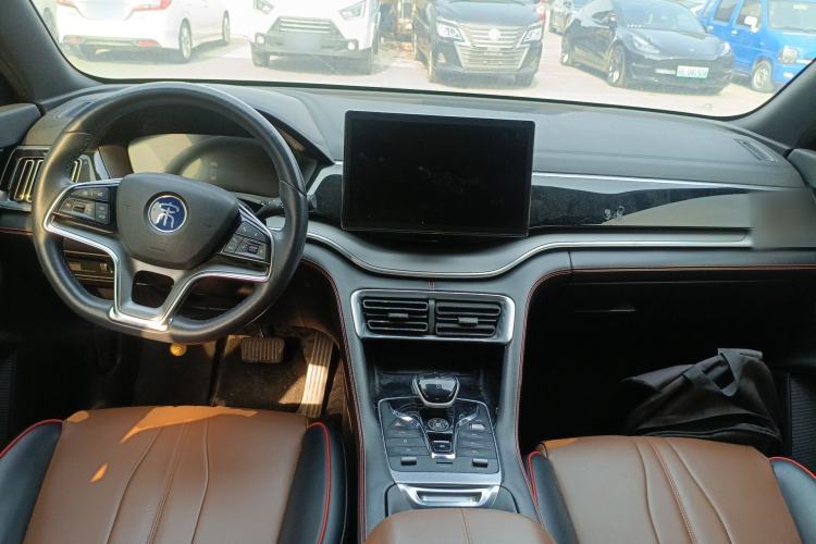 Used BYD Song PLUS 2020 1.5T Automatic Prestige Version Center Console