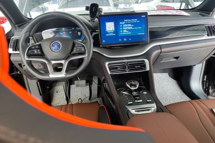 Used BYD Song PLUS 2020 1.5T Automatic Prestige Version Center Console