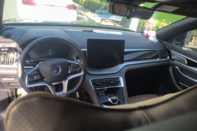 Used BYD Song PLUS 2020 1.5T Automatic Prestige Version Center Console