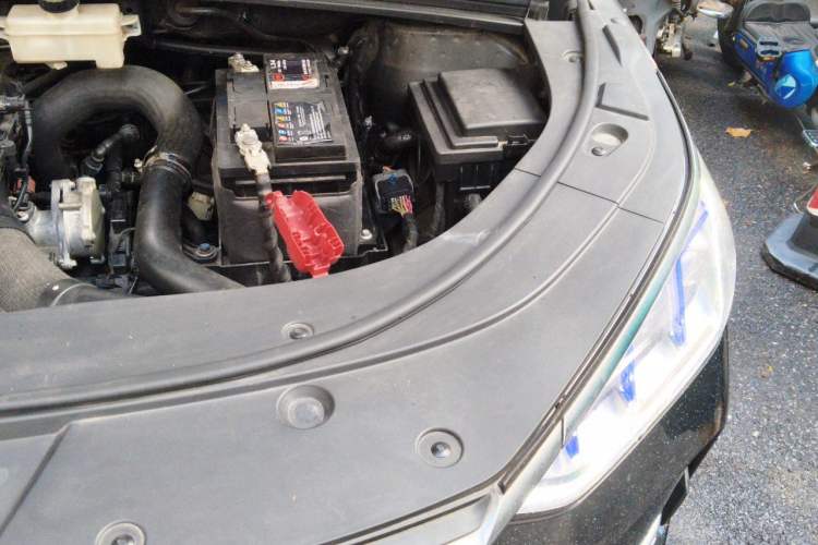 Used BYD Song PLUS 2020 1.5T Automatic Prestige Version Engine Bay Left
