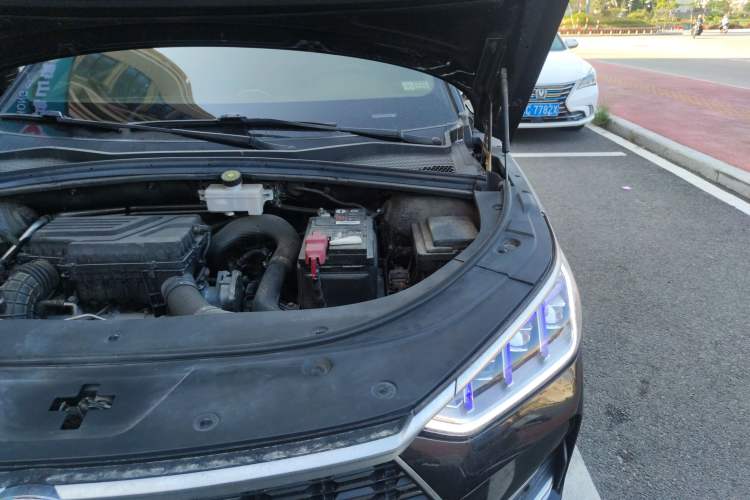 Used BYD Song PLUS 2020 1.5T Automatic Flagship Edition Engine Bay Left