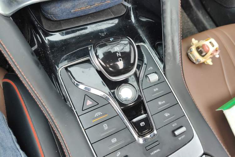 Used BYD Song PLUS 2020 1.5T Automatic Prestige Version Gear Lever
