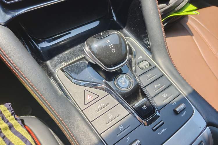 Used BYD Song PLUS 2020 1.5T Automatic Prestige Version Gear Lever