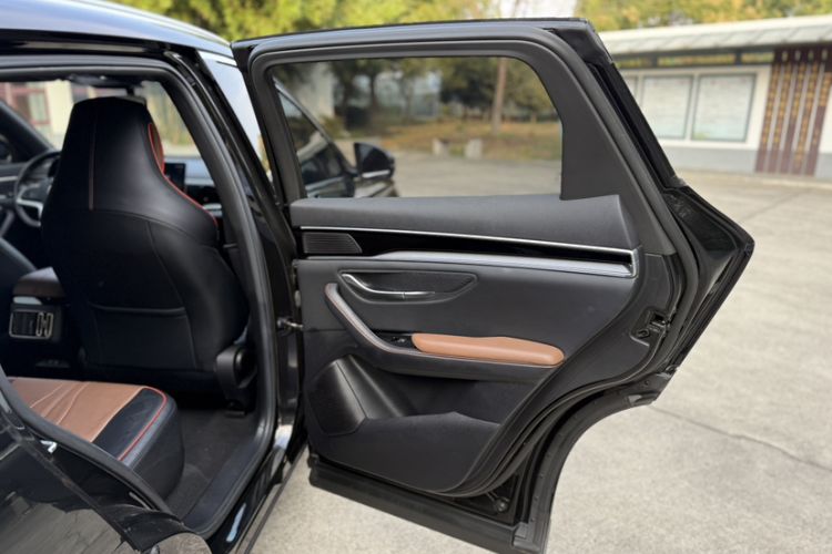 Used BYD Song PLUS 2020 1.5T Automatic Luxury Version Interior 1