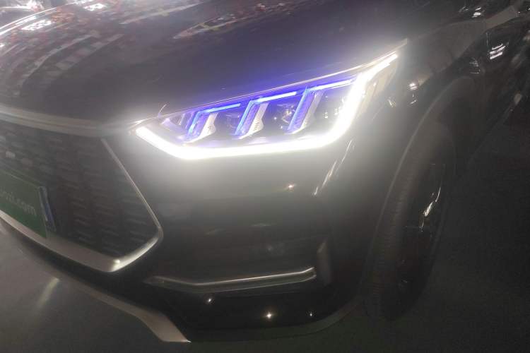 Used BYD Song PLUS 2020 1.5T Automatic Luxury Version Left Front Headlight