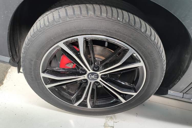 Used BYD Song PLUS 2020 1.5T Automatic Prestige Version Left Front Wheel Hub