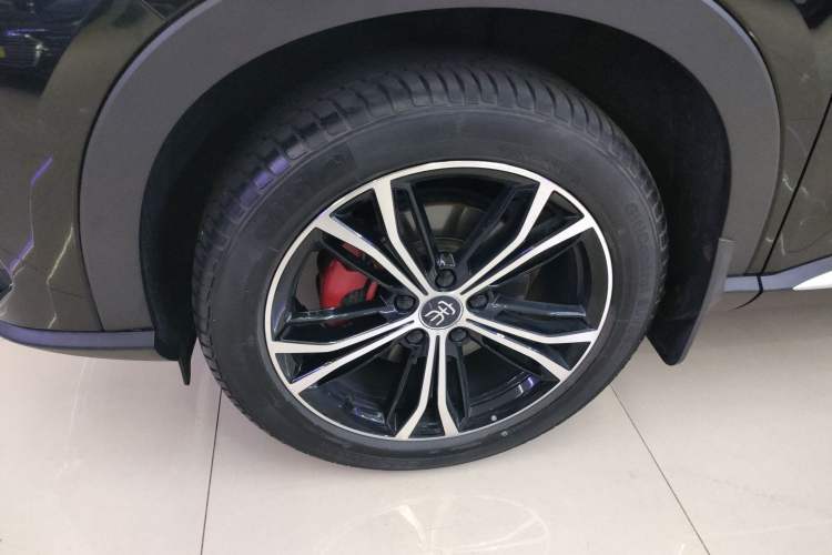 Used BYD Song PLUS 2020 1.5T Automatic Prestige Version Left Front Wheel Hub