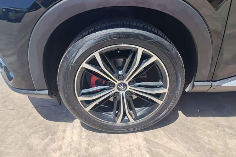Used BYD Song PLUS 2020 1.5T Automatic Flagship Edition Left Front Wheel Hub
