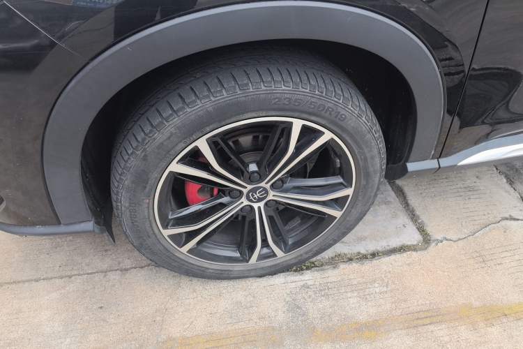 Used BYD Song PLUS 2020 1.5T Automatic Prestige Version Left Front Wheel Hub