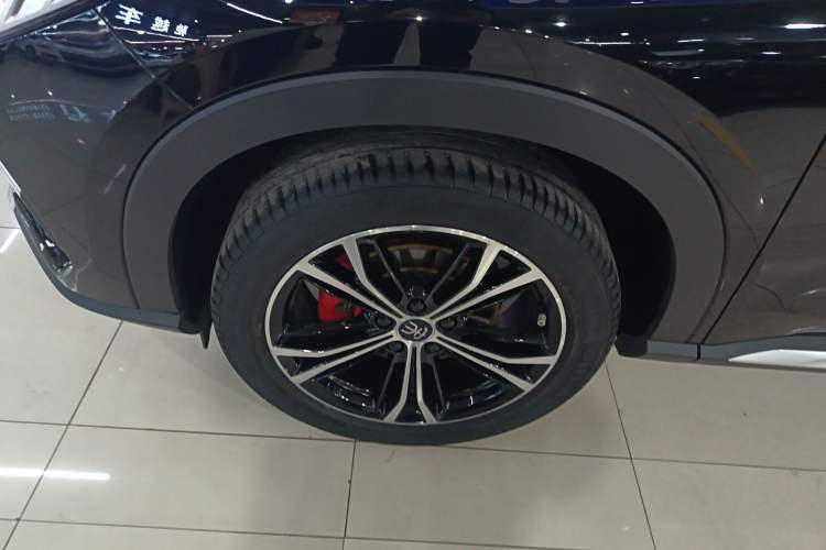 Used BYD Song PLUS 2020 1.5T Automatic Prestige Version Left Front Wheel Hub
