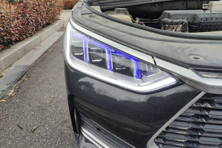 Used BYD Song PLUS 2020 1.5T Automatic Prestige Version Right Front Headlight