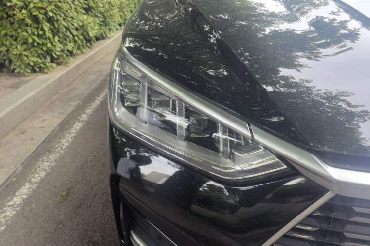 Used BYD Song PLUS 2020 1.5T Automatic Prestige Version Right Front Headlight