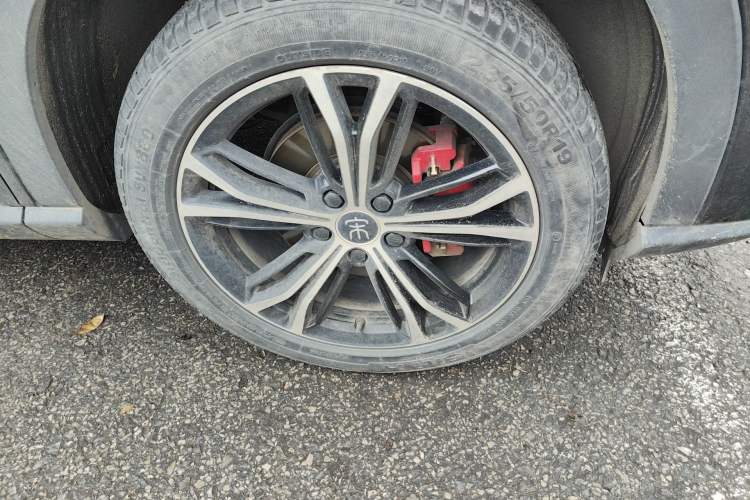 Used BYD Song PLUS 2020 1.5T Automatic Prestige Version Right Front Wheel Hub
