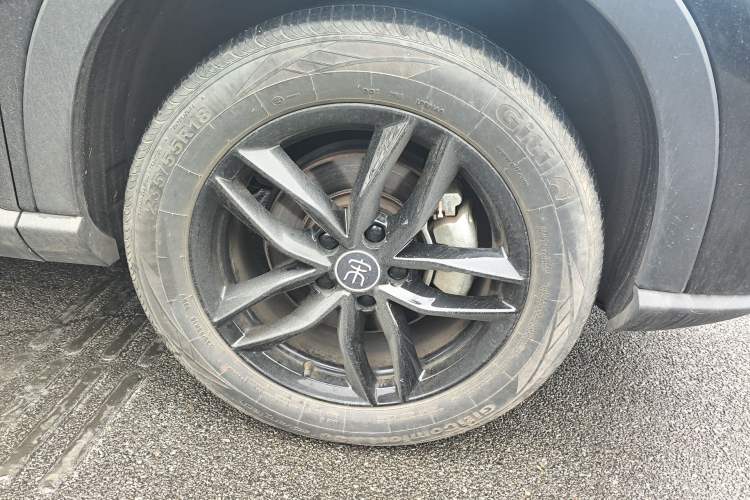 Used BYD Song PLUS 2020 1.5T Automatic Luxury Version Right Front Wheel Hub