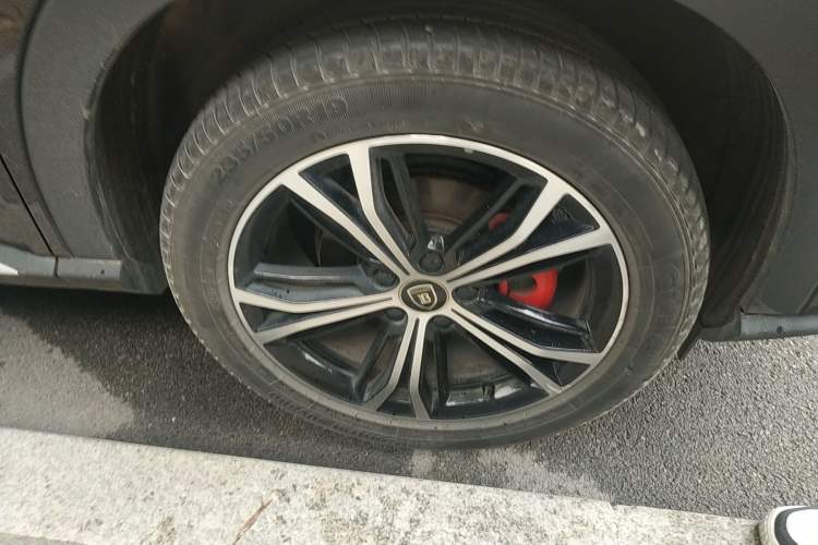 Used BYD Song PLUS 2020 1.5T Automatic Prestige Version Right Front Wheel Hub