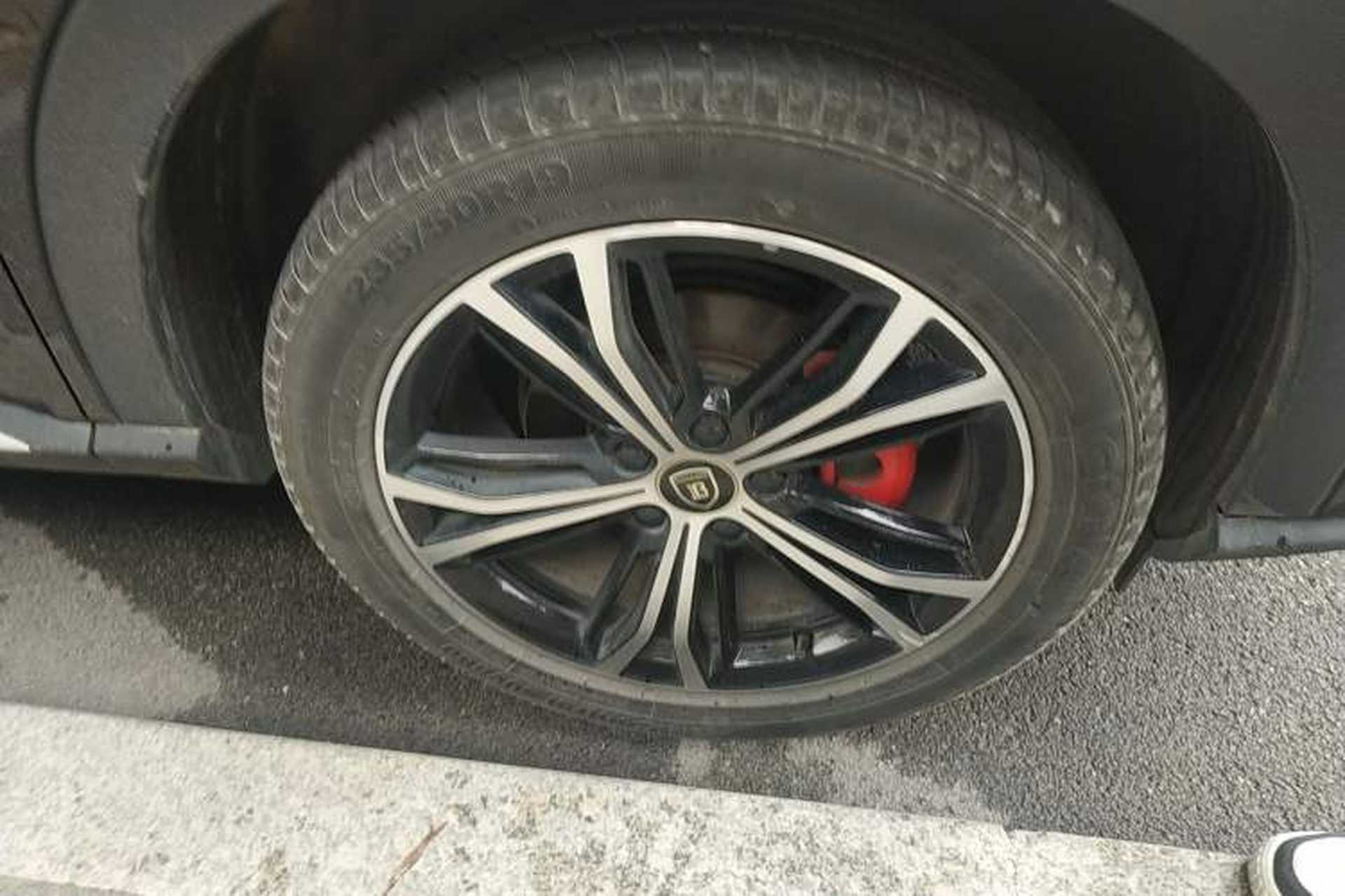 Used BYD Song PLUS 2020 1.5T Automatic Prestige Version Right Front Wheel Hub