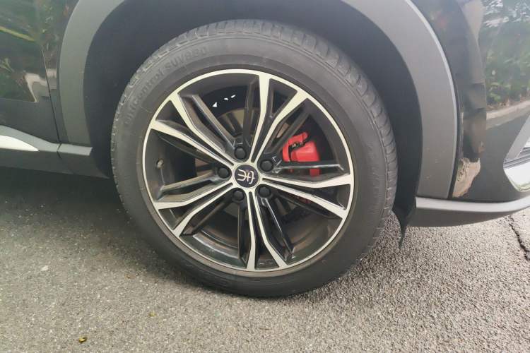 Used BYD Song PLUS 2020 1.5T Automatic Flagship Edition Right Front Wheel Hub