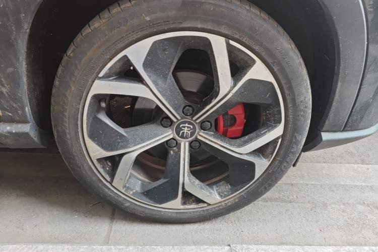 Used BYD Song PLUS 2020 1.5T Automatic Flagship PLUS Right Front Wheel Hub