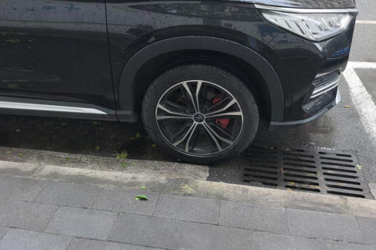 Used BYD Song PLUS 2020 1.5T Automatic Prestige Version Right Front Wheel Hub