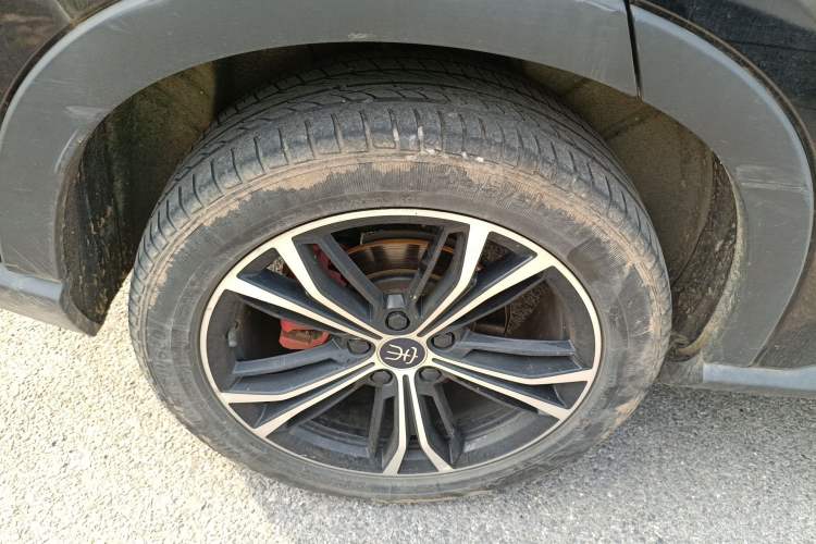 Used BYD Song PLUS 2020 1.5T Automatic Prestige Version Right Rear Wheel Hub