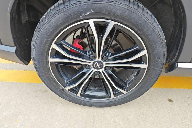 Used BYD Song PLUS 2020 1.5T Automatic Flagship Edition Right Rear Wheel Hub