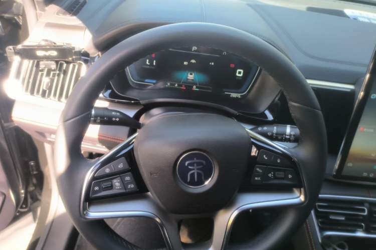 Used BYD Song PLUS 2020 1.5T Automatic Prestige Version Steering Wheel
