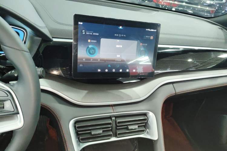 Used BYD Song PLUS 2020 1.5T Automatic Luxury Version Audio And AC Panel