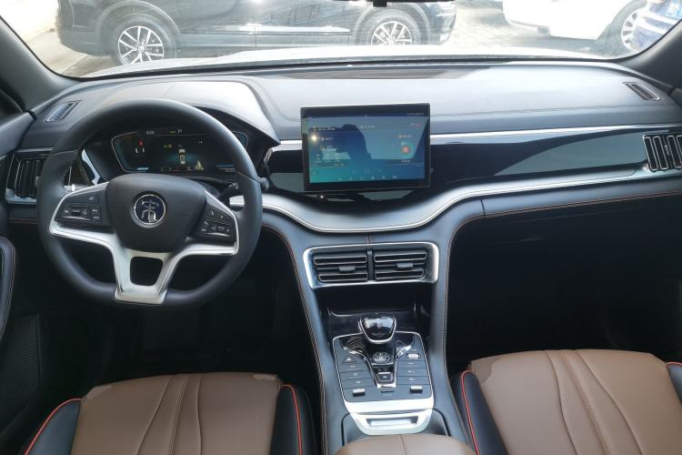 Used BYD Song PLUS 2020 1.5T Automatic Luxury Version Center Console