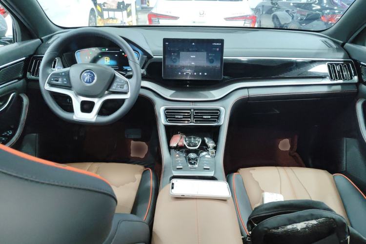 Used BYD Song PLUS 2020 1.5T Automatic Luxury Version Center Console