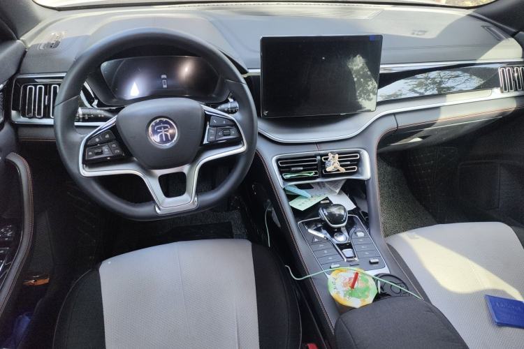 Used BYD Song PLUS 2020 1.5T Automatic Prestige Version Center Console