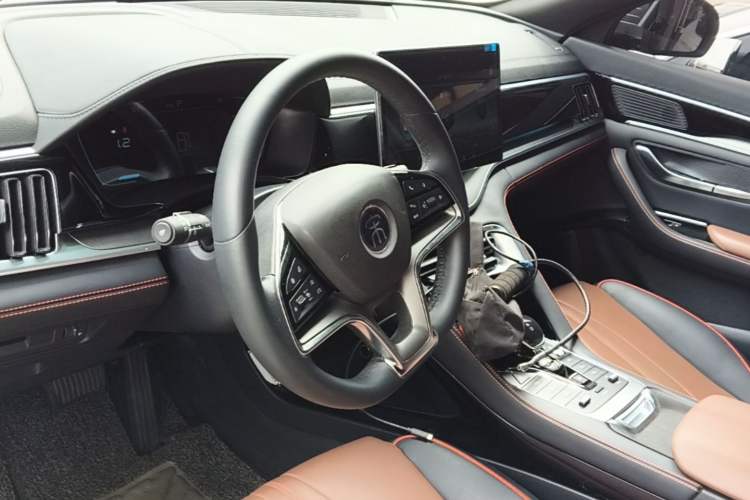 Used BYD Song PLUS 2020 1.5T Automatic Prestige Version Center Console
