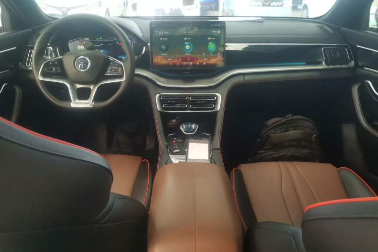Used BYD Song PLUS 2020 1.5T Automatic Prestige Version Center Console