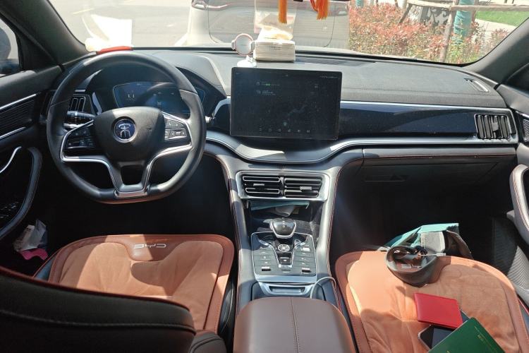 Used BYD Song PLUS 2020 1.5T Automatic Prestige Version Center Console