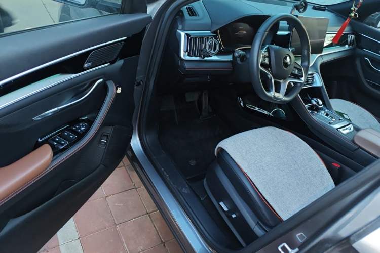 Used BYD Song PLUS 2020 1.5T Automatic Flagship Edition Driver Seat